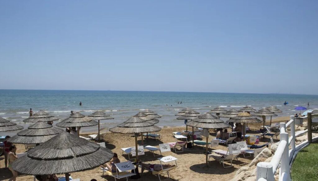 Tiki Beach Club Pozzallo The Coolest Beach In South Eastern Sicily