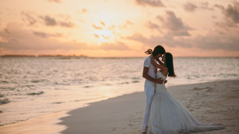 Matrimonio in spiaggia: consigli e trend da tenere a mente