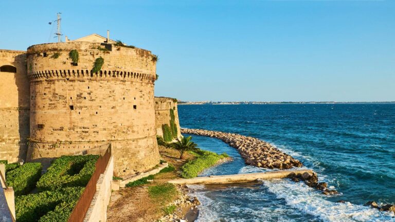 Taranto, una città vista mare: le spiagge più belle