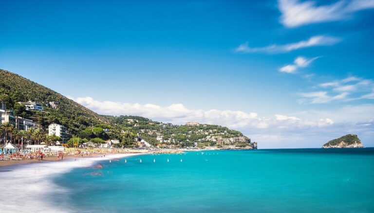 Spotorno: spiagge, sole e divertimento nel cuore della Liguria
